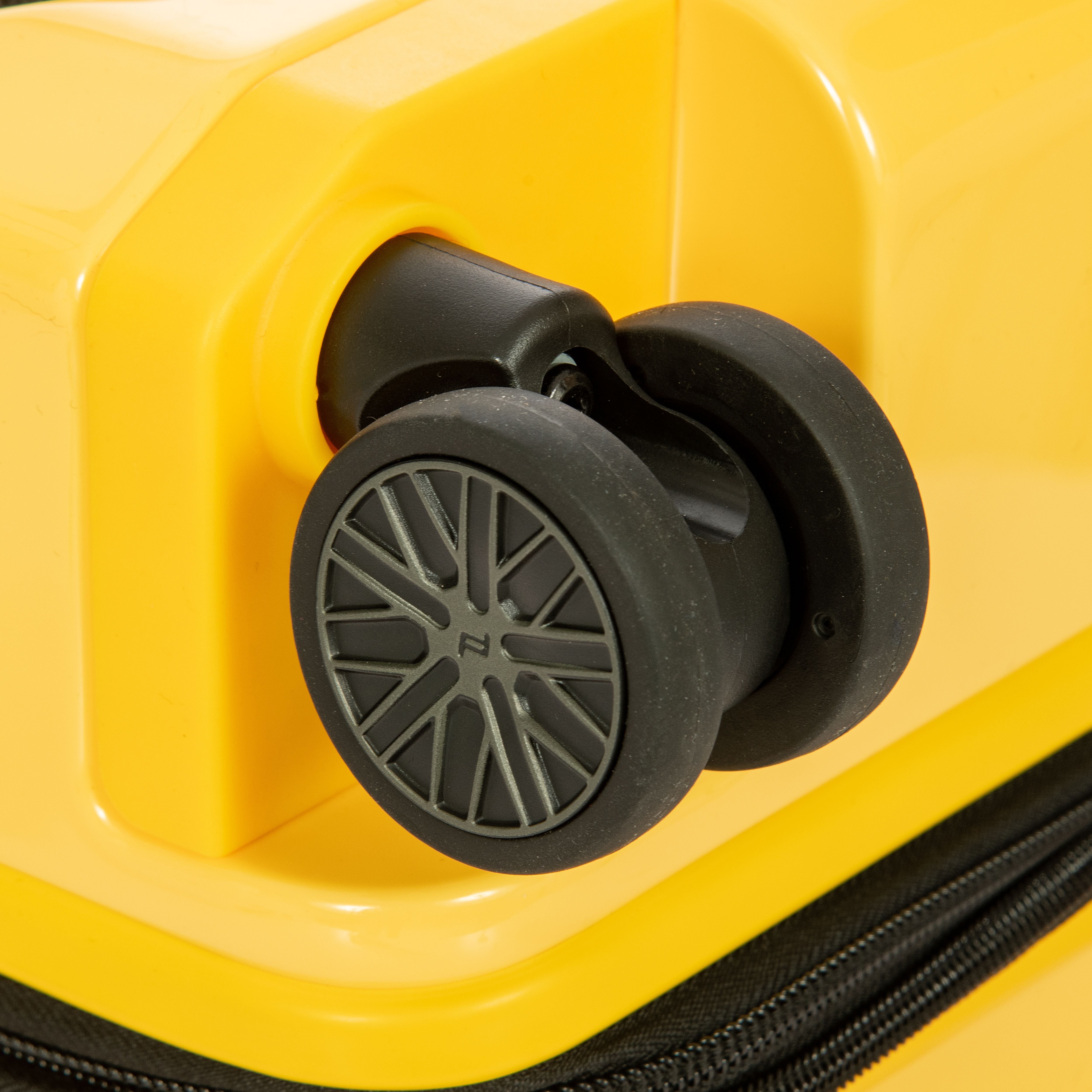 #color_Racing Yellow,size_21" inch