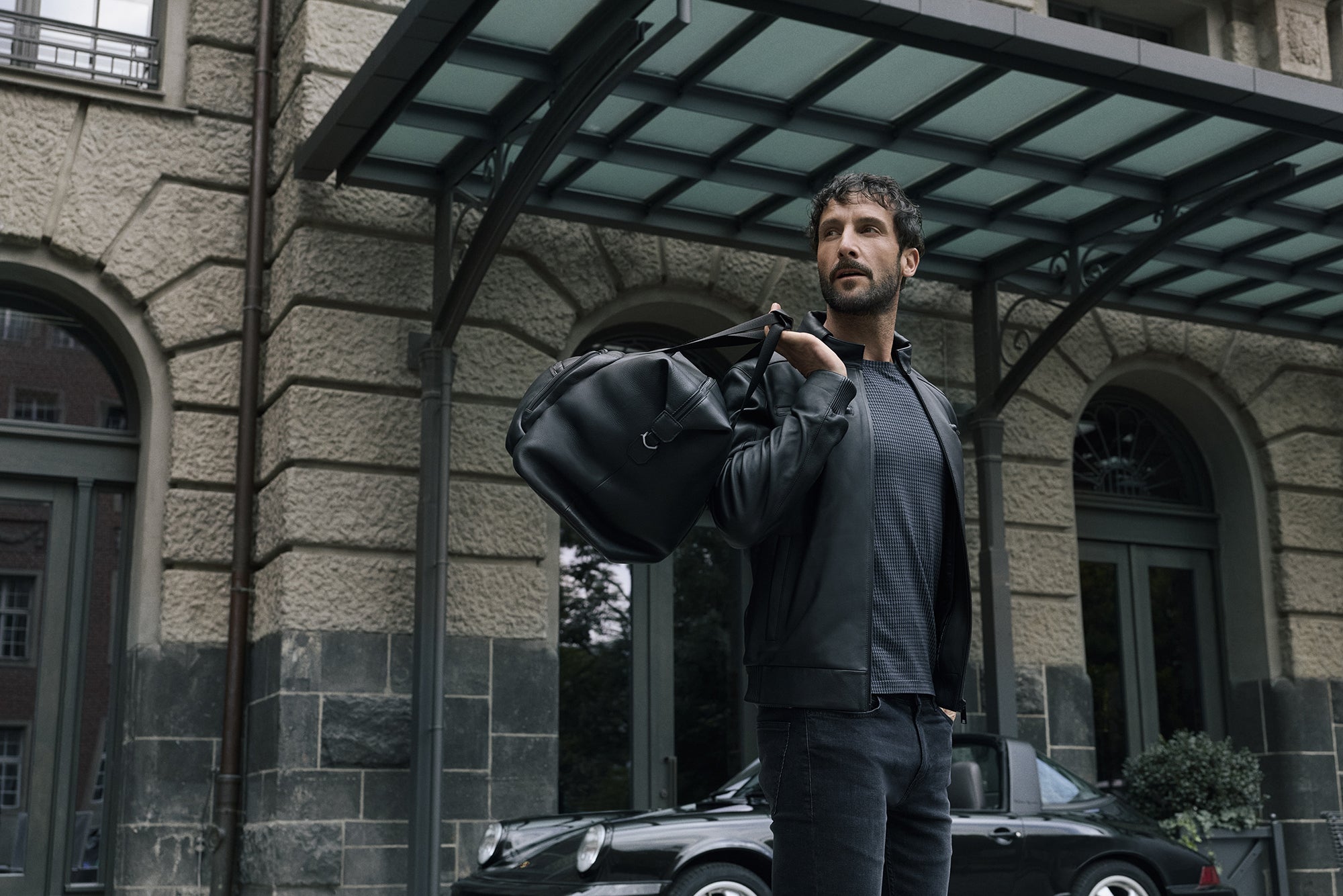 Best Men's Duffle Bag for Travel: Style and Durability