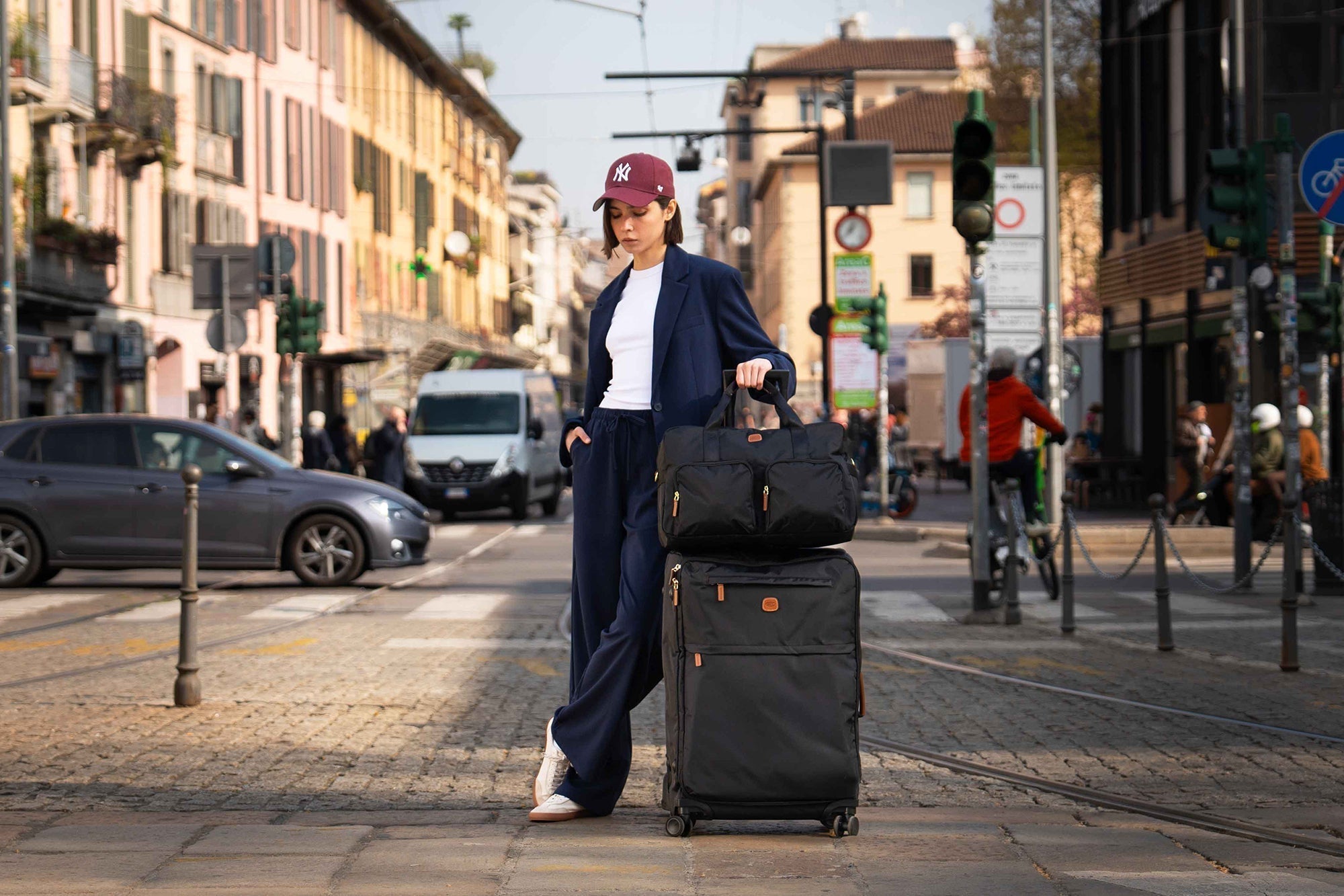 Luxury vs. Practicality: Choosing Luggage for Holiday Travel