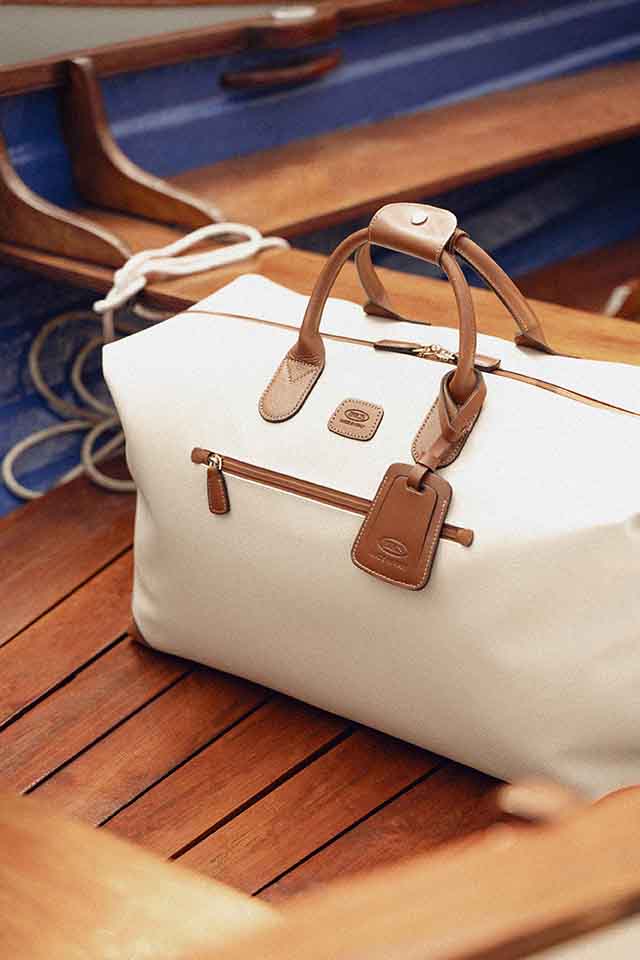 img-essentials-bags